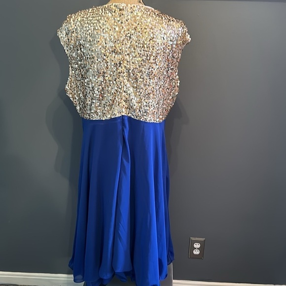 Rose Gal blue and gold  dress NEW - Picture 2 of 10